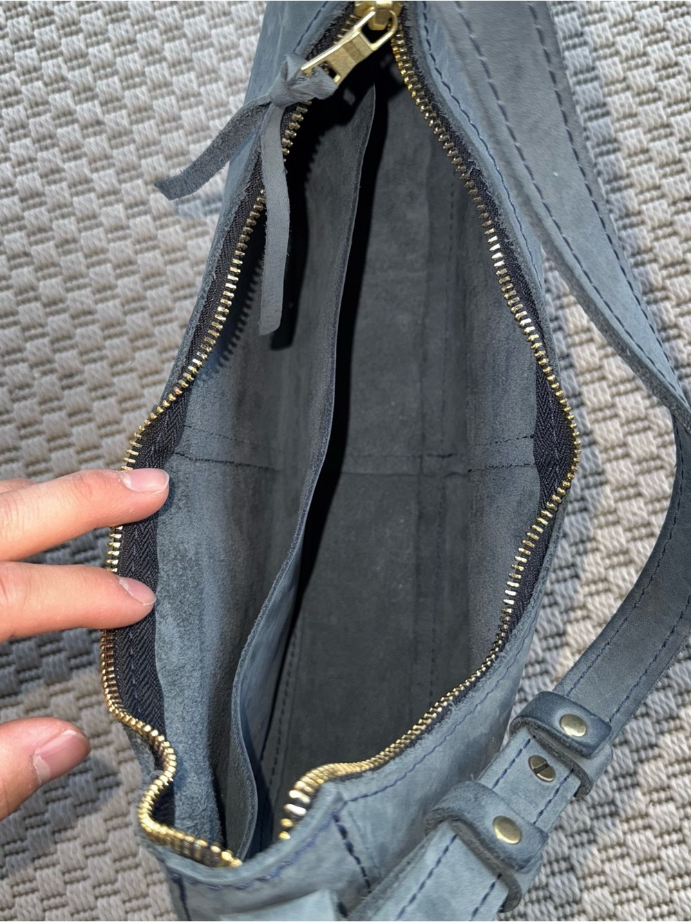 Portland Leather Storm color Nora shoulder bag - Picture 6 of 6